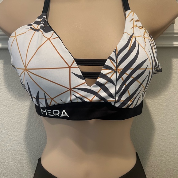 Hera x Hero Women's Seamless X Back workout Sports Bra in Black/white Color NWT - Picture 4 of 5